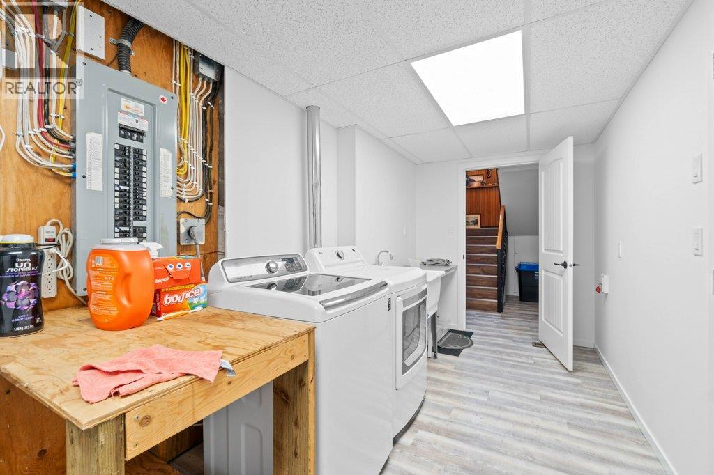 1321 10 Avenue NE - 57