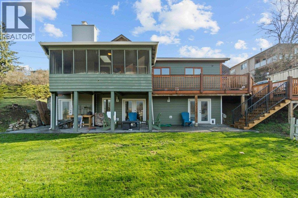1321 10 Avenue NE - 76