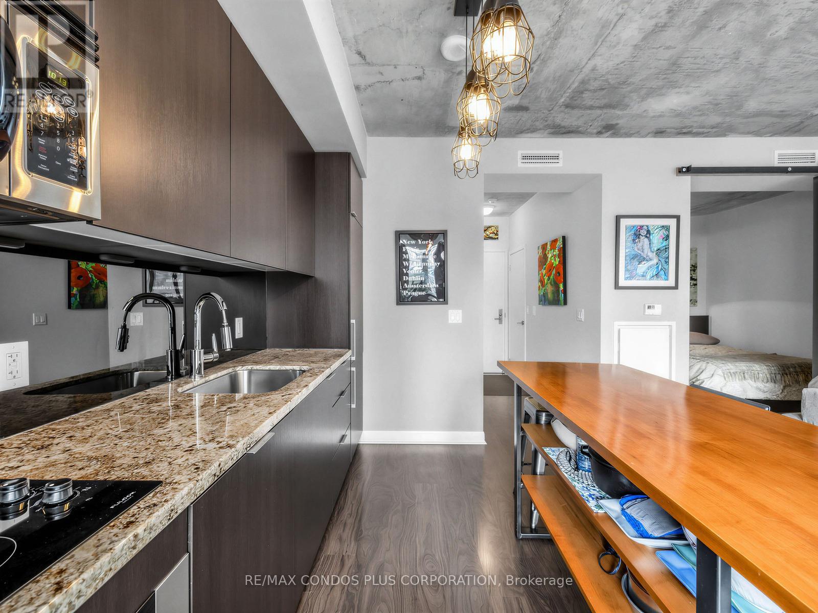 #412 478 KING STREET W - 11