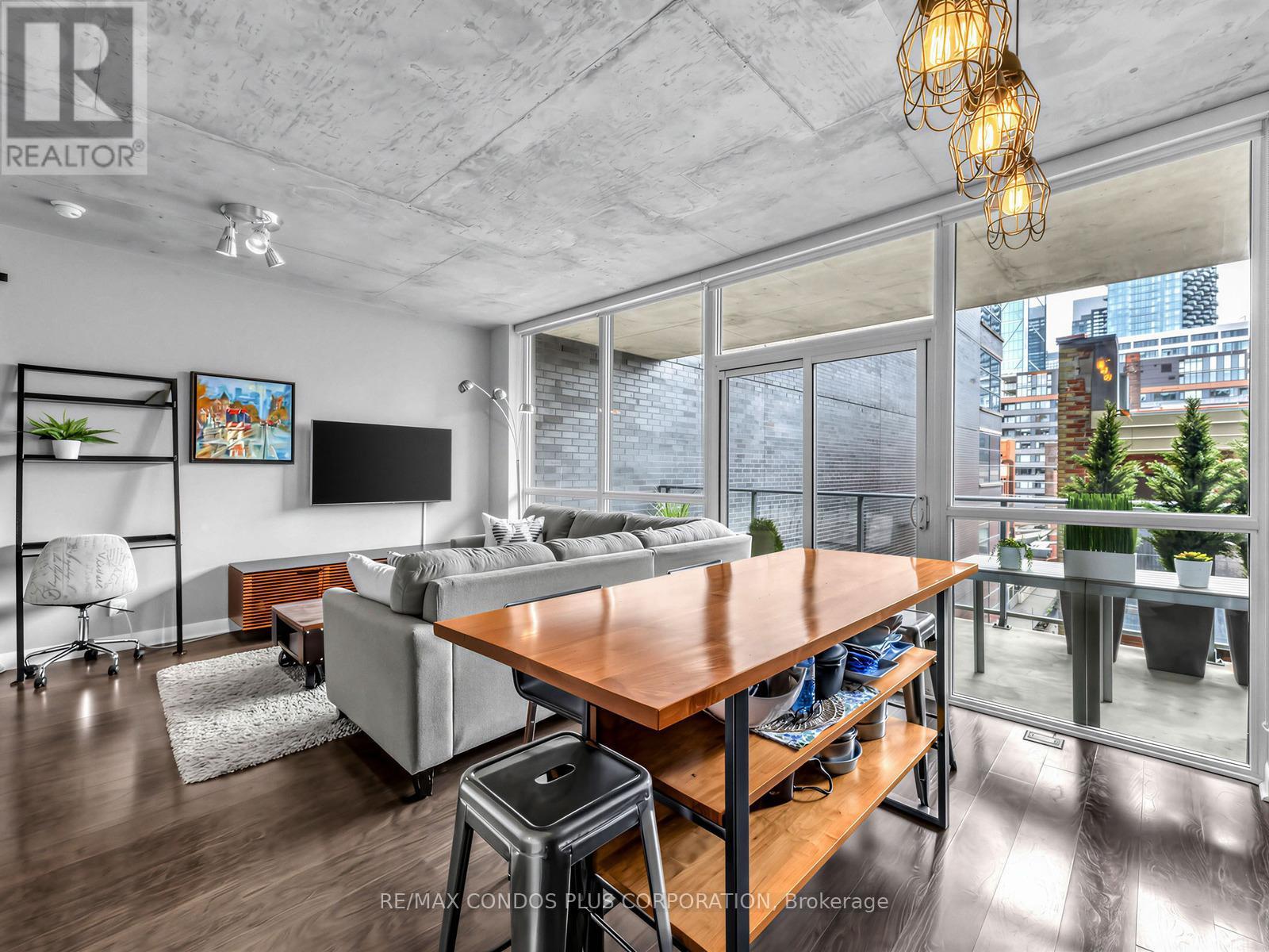 #412 478 KING STREET W - 13