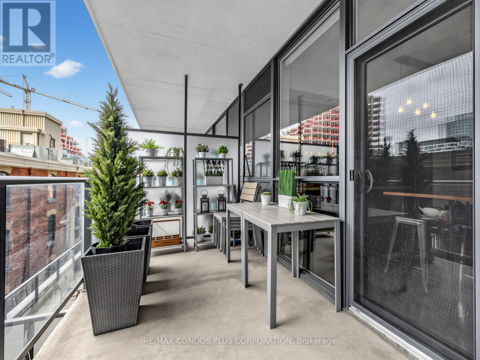 #412 478 KING STREET W - 22