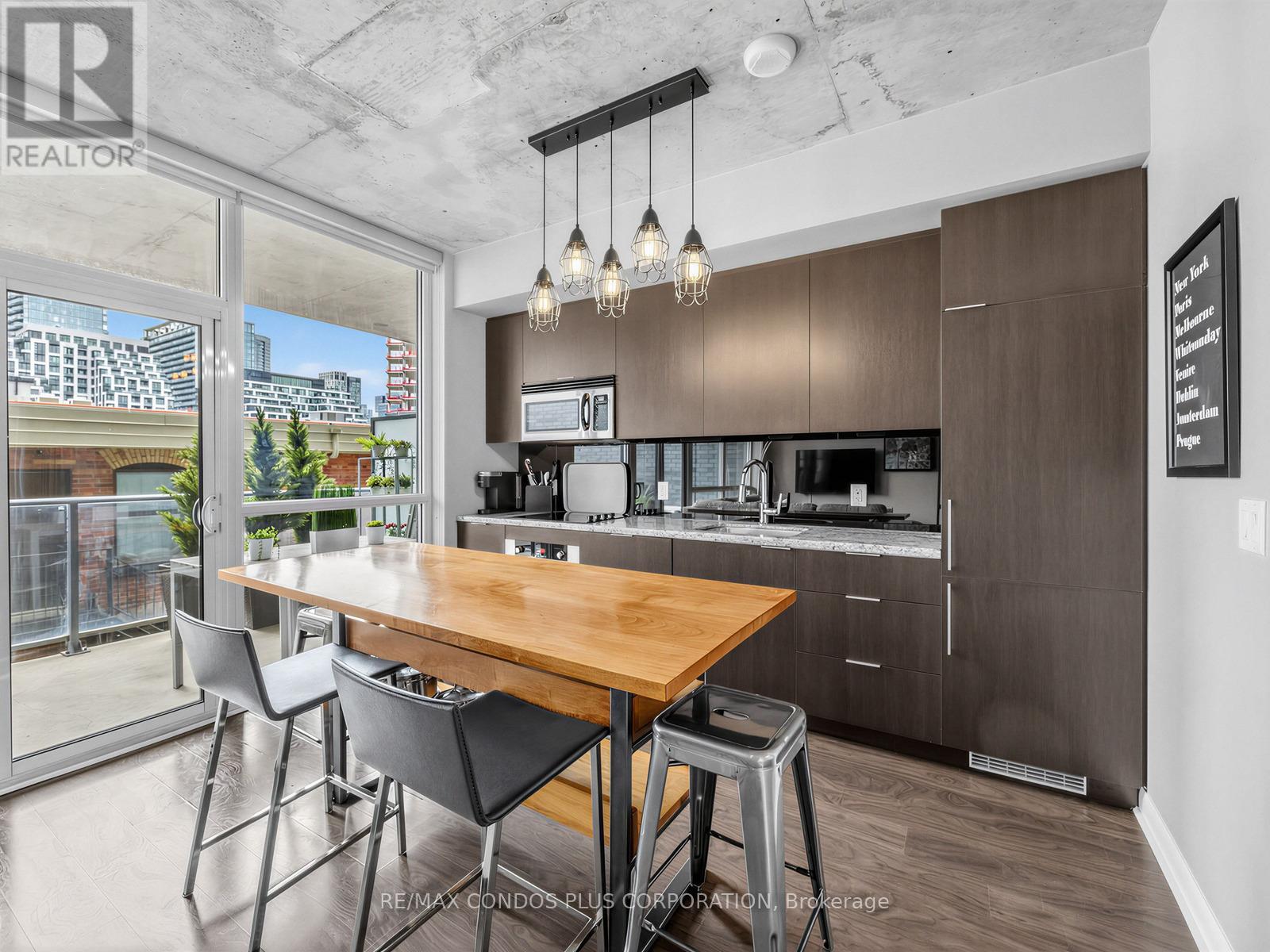 #412 478 KING STREET W - 9