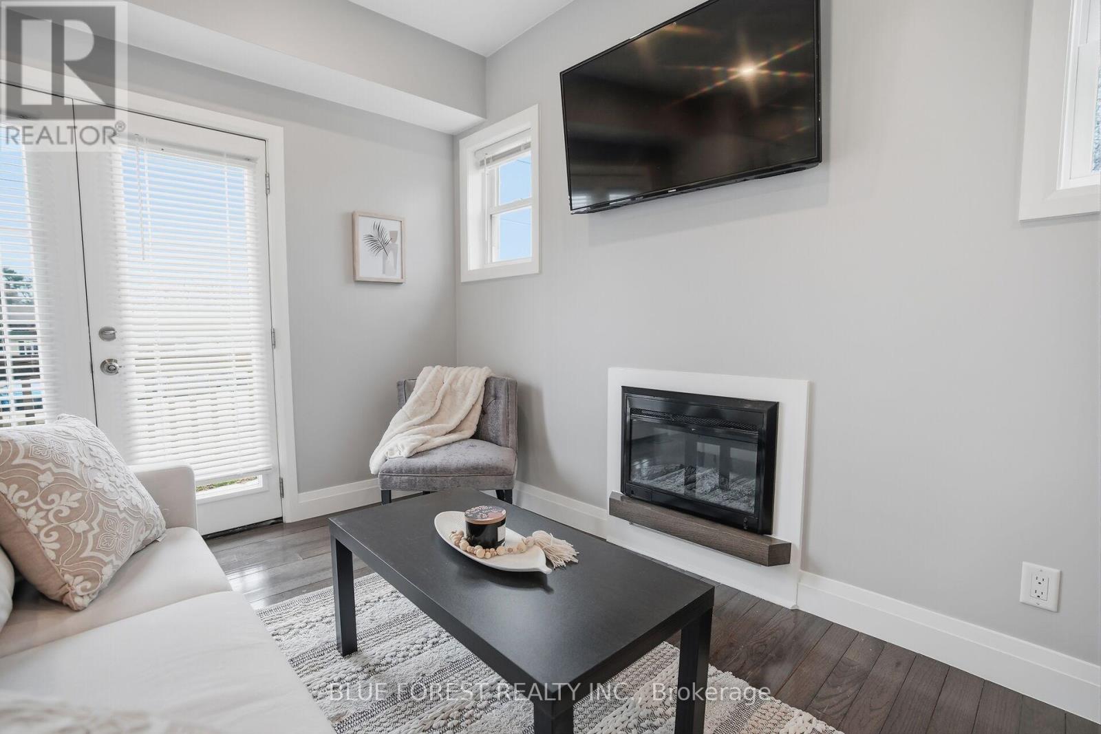 178 THOMPSON ROAD - 12