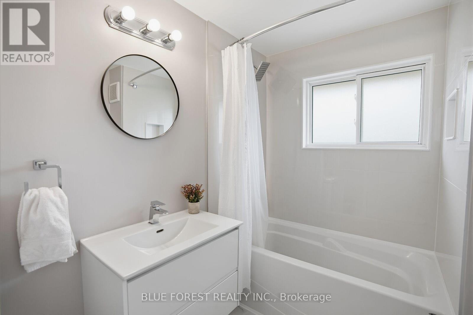 178 THOMPSON ROAD - 18