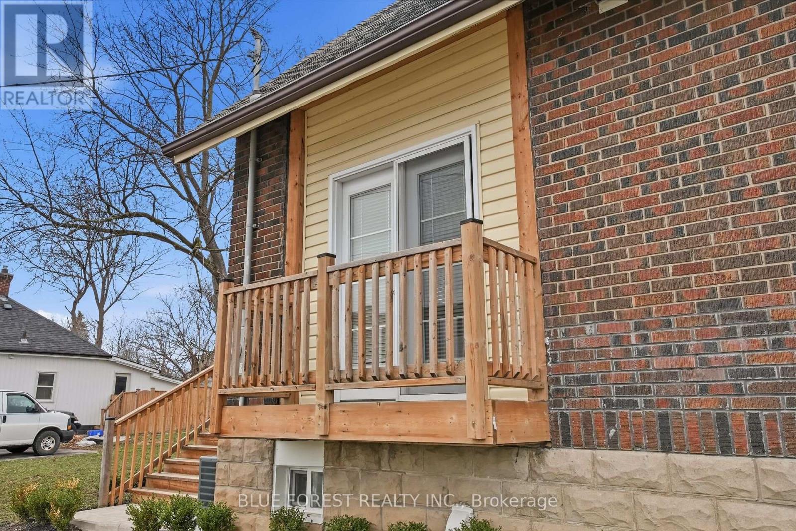 178 THOMPSON ROAD - 32