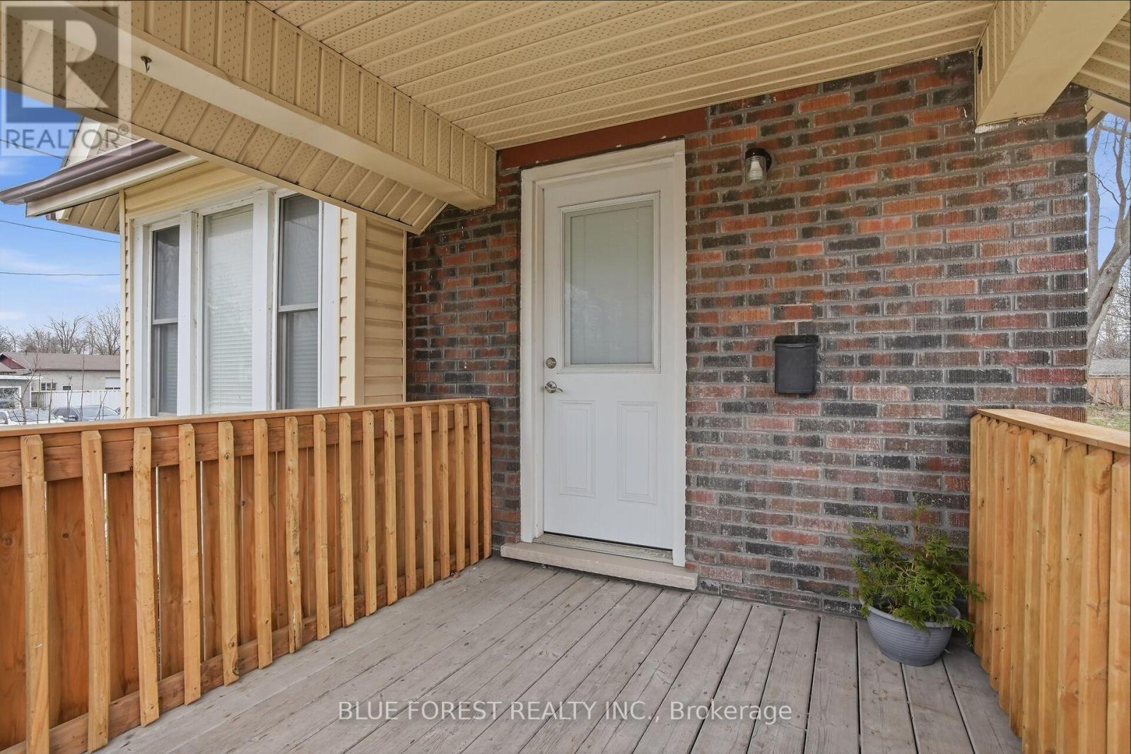178 THOMPSON ROAD - 4