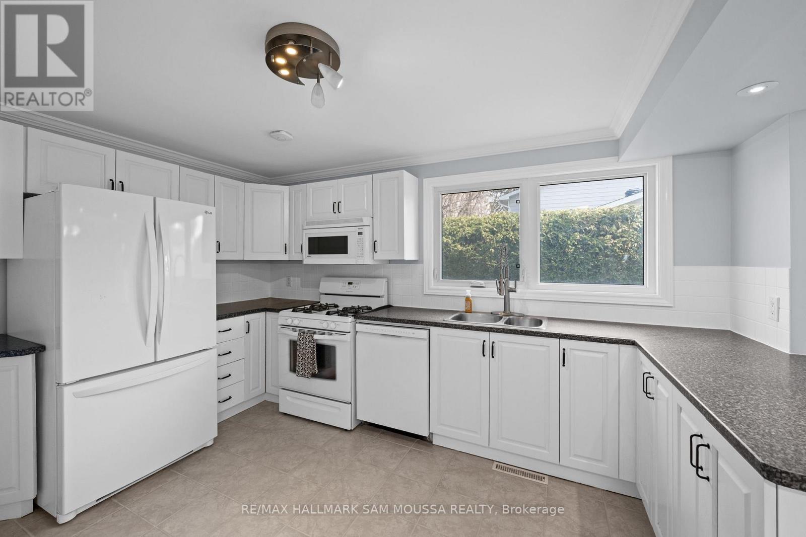 2750 CONSUL AVENUE - 13