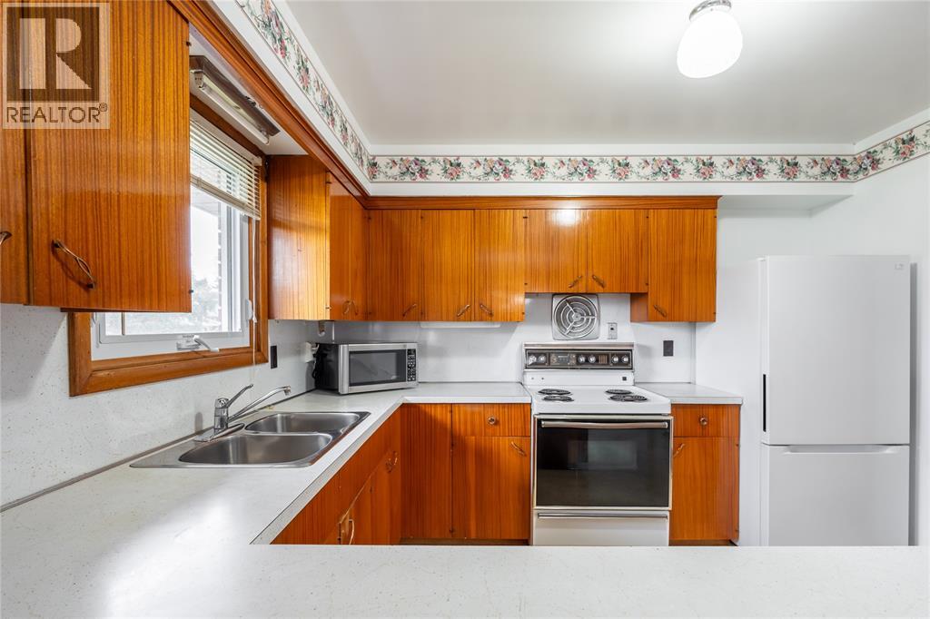 1003 MICHIGAN AVENUE - 5