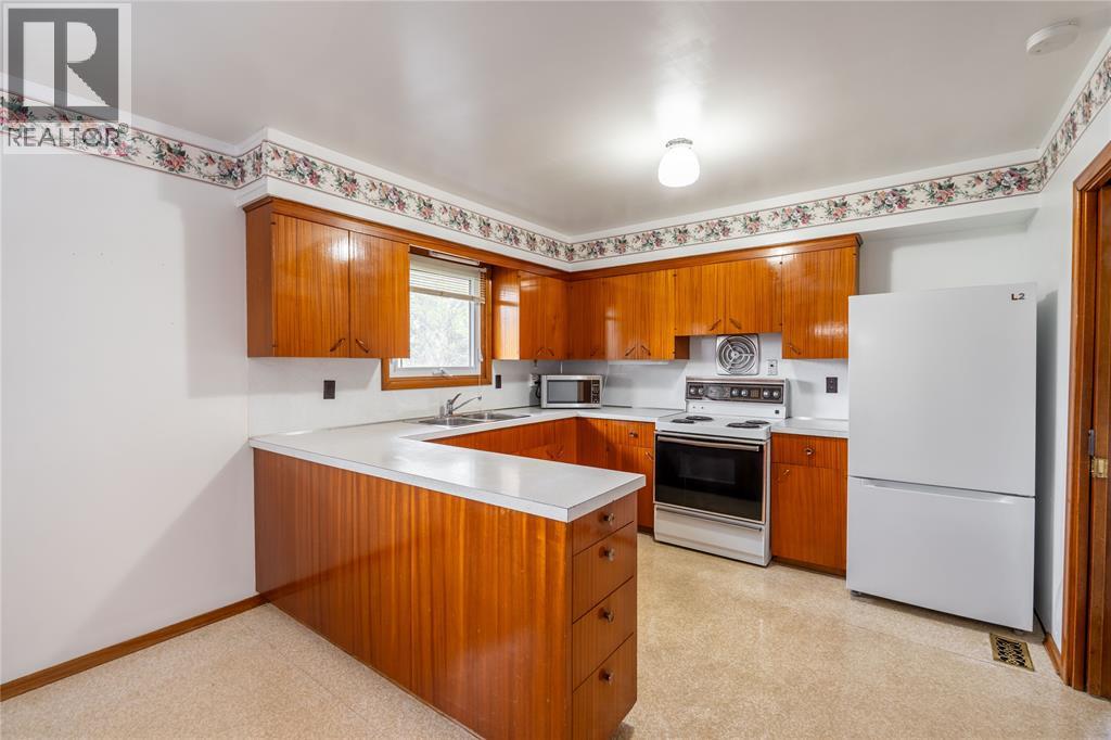 1003 MICHIGAN AVENUE - 6