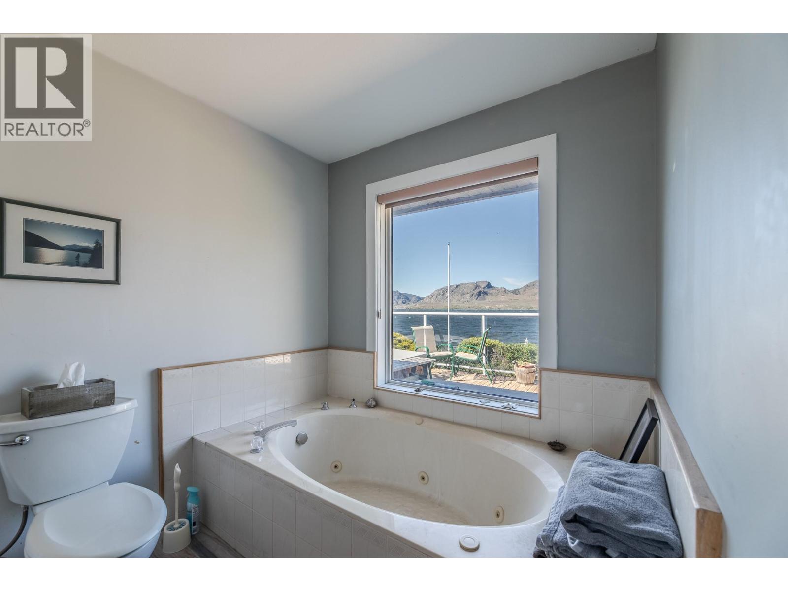 8405 104th Avenue, Osoyoos