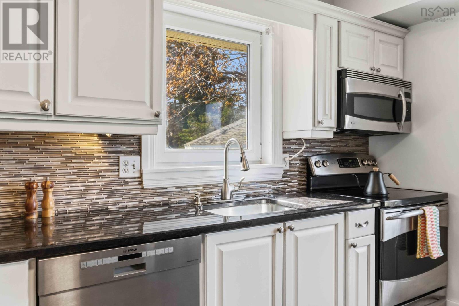 Property 12 of 41 of 7A Short Street