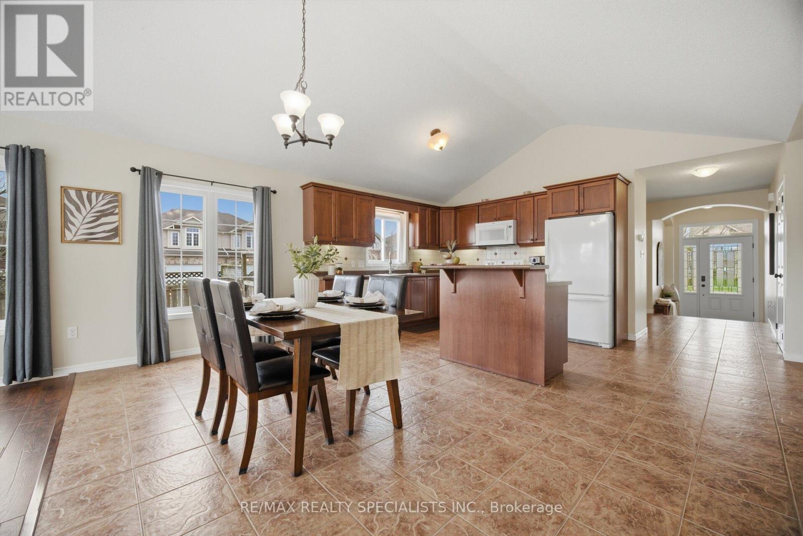 650 REID CRESCENT - 14