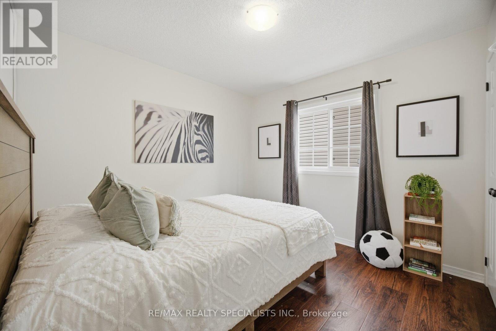 650 REID CRESCENT - 31