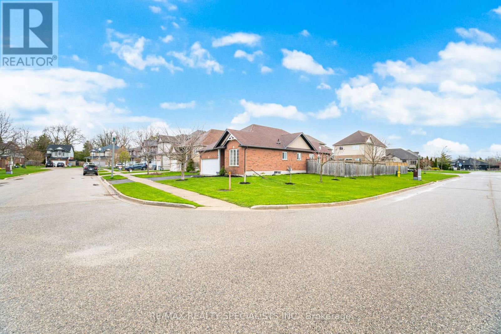 650 REID CRESCENT - 4