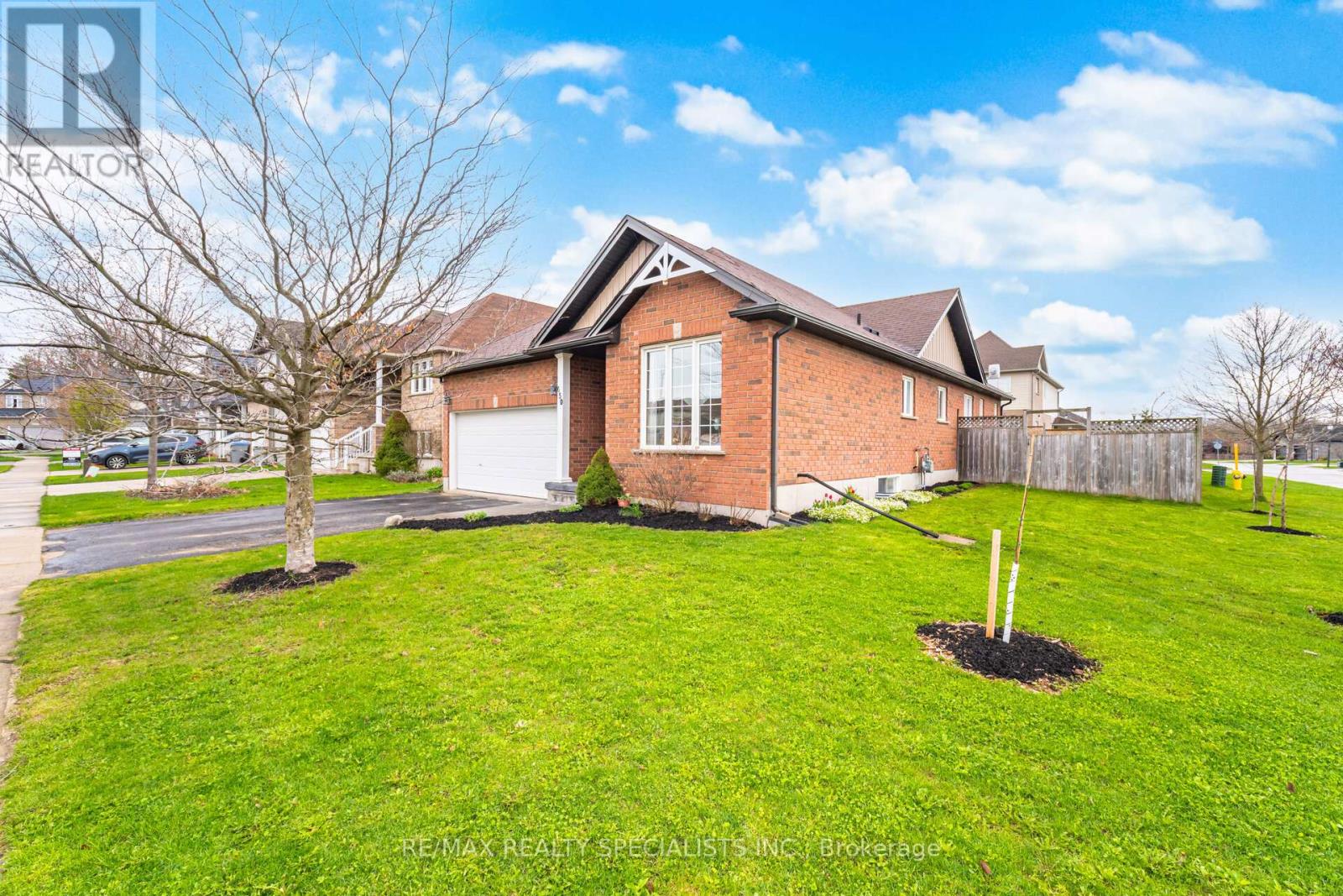650 REID CRESCENT - 5