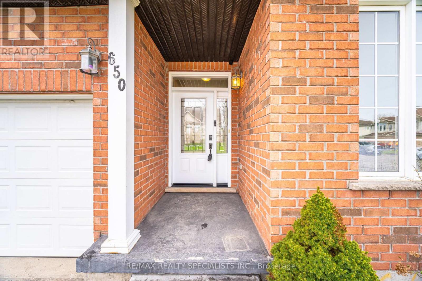 650 REID CRESCENT - 6