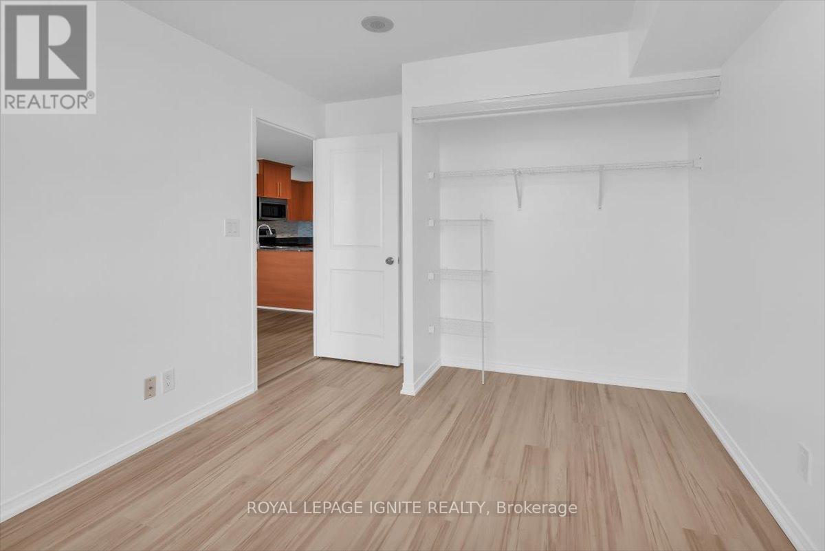 #7G 8 ROSEBANK DRIVE - 24