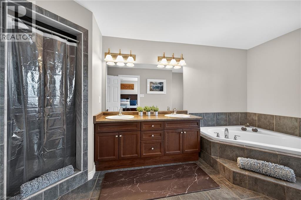 25 SOUTHWOOD Crescent - 26