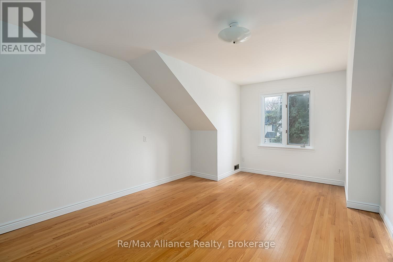 283 SPRUCE STREET - 18