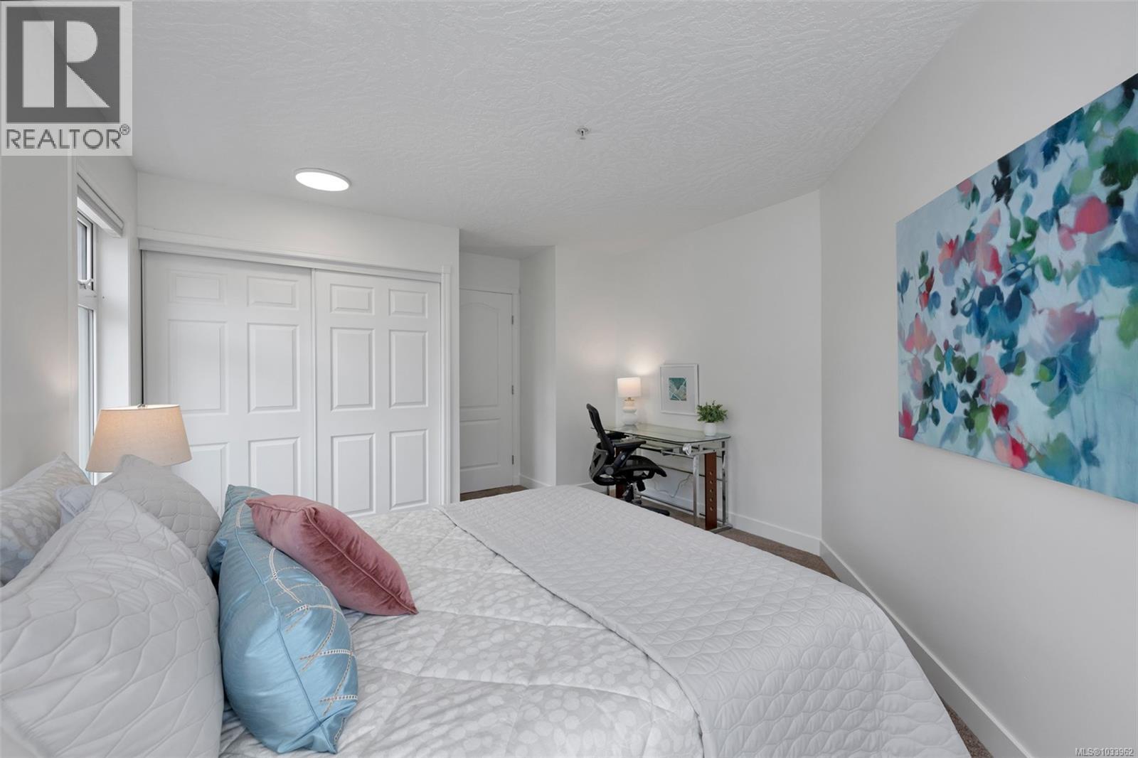 #301 1085 Tillicum Rd - 25