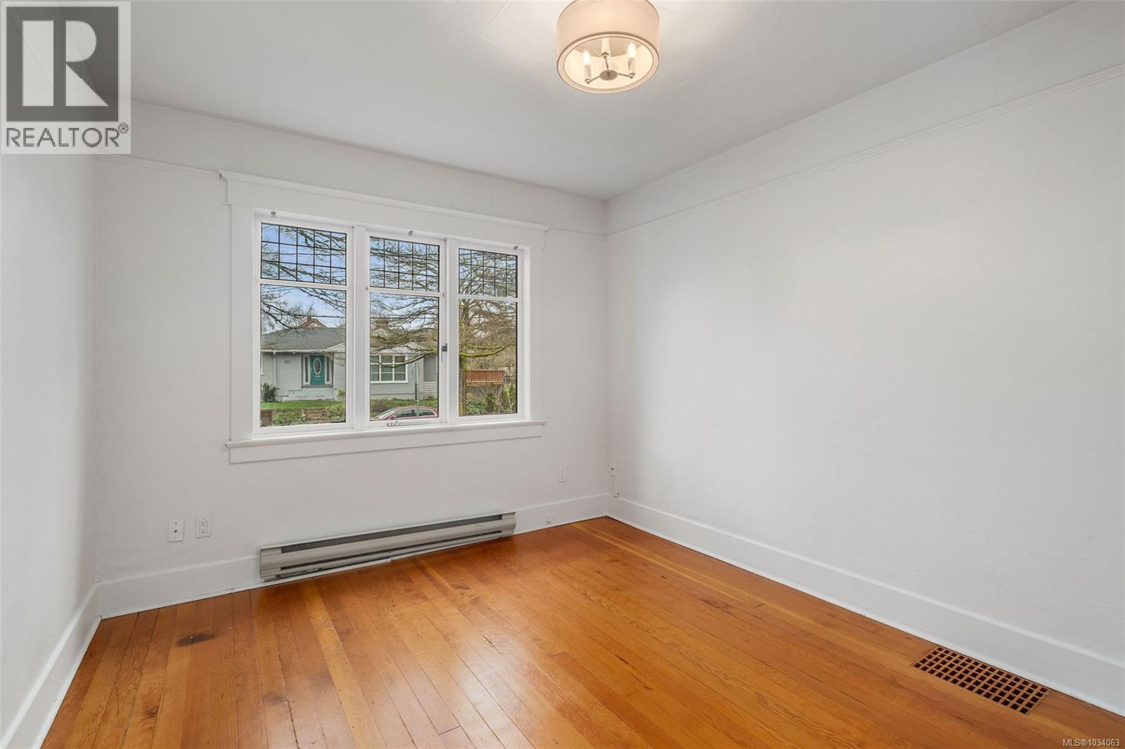  3107 Balfour Avenue, Victoria