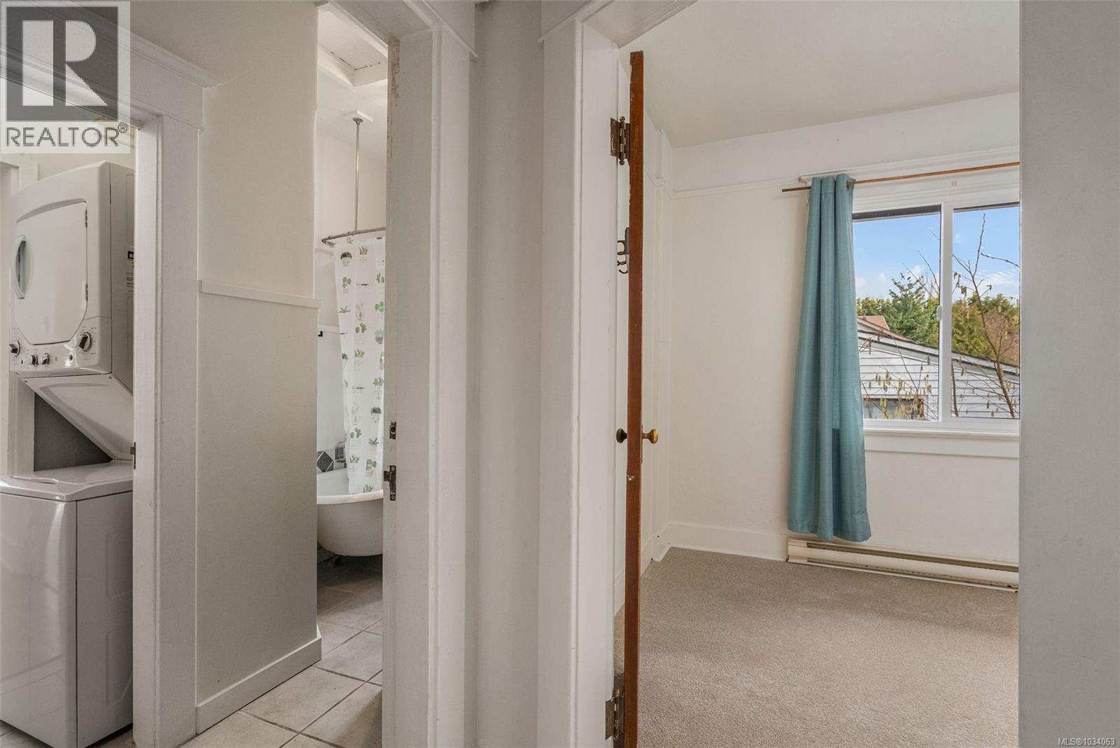  3107 Balfour Avenue, Victoria