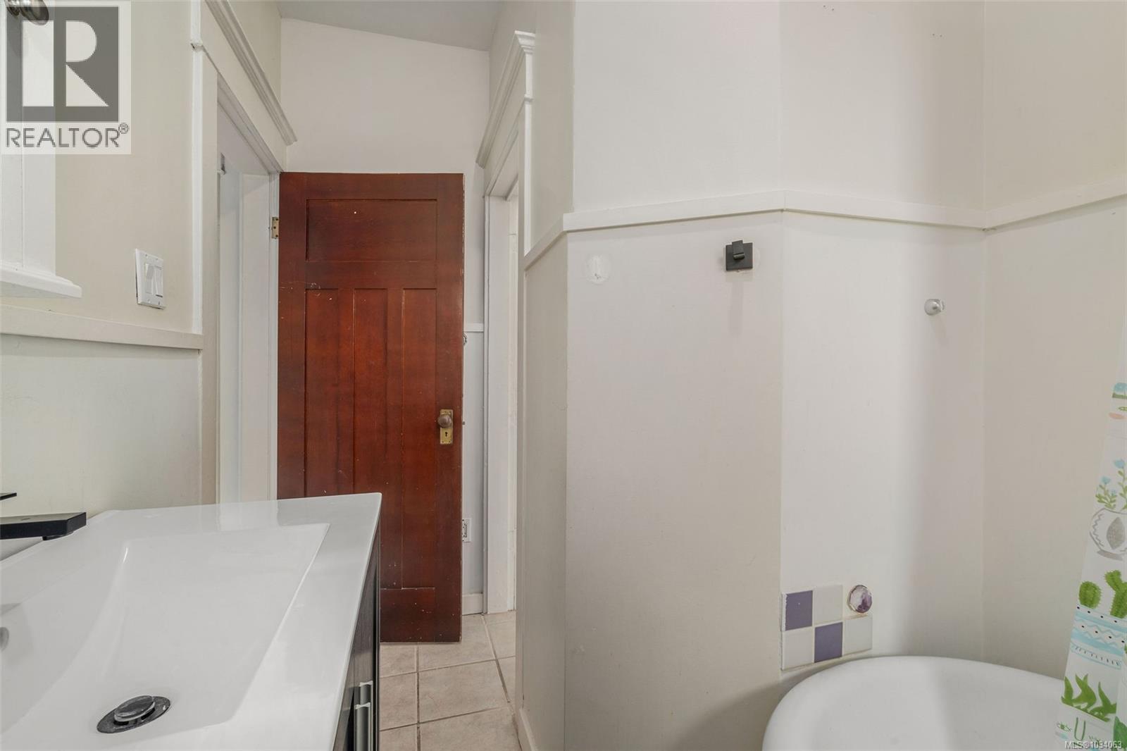  3107 Balfour Avenue, Victoria