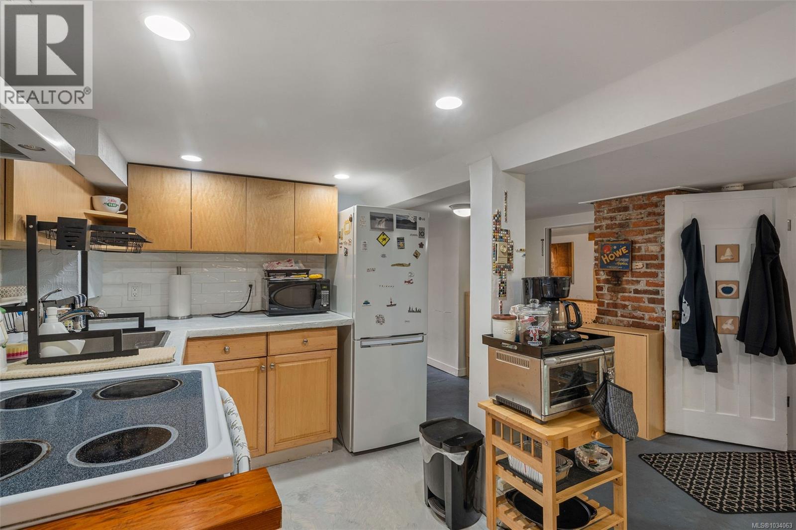  3107 Balfour Avenue, Victoria