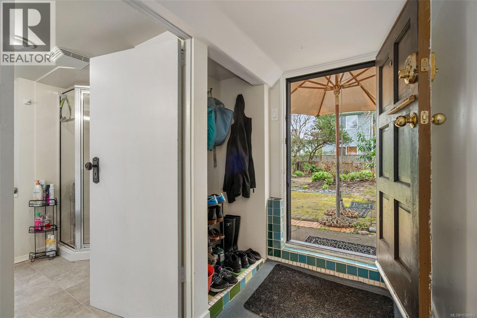  3107 Balfour Avenue, Victoria