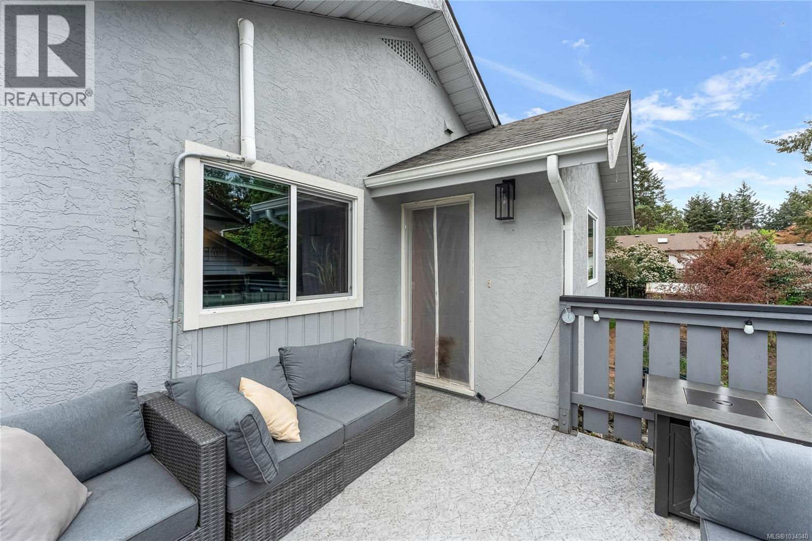 955 Sluggett Rd - 18