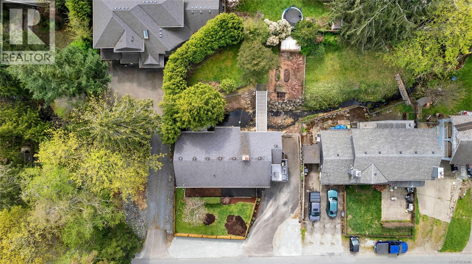 955 Sluggett Rd - Image 2
