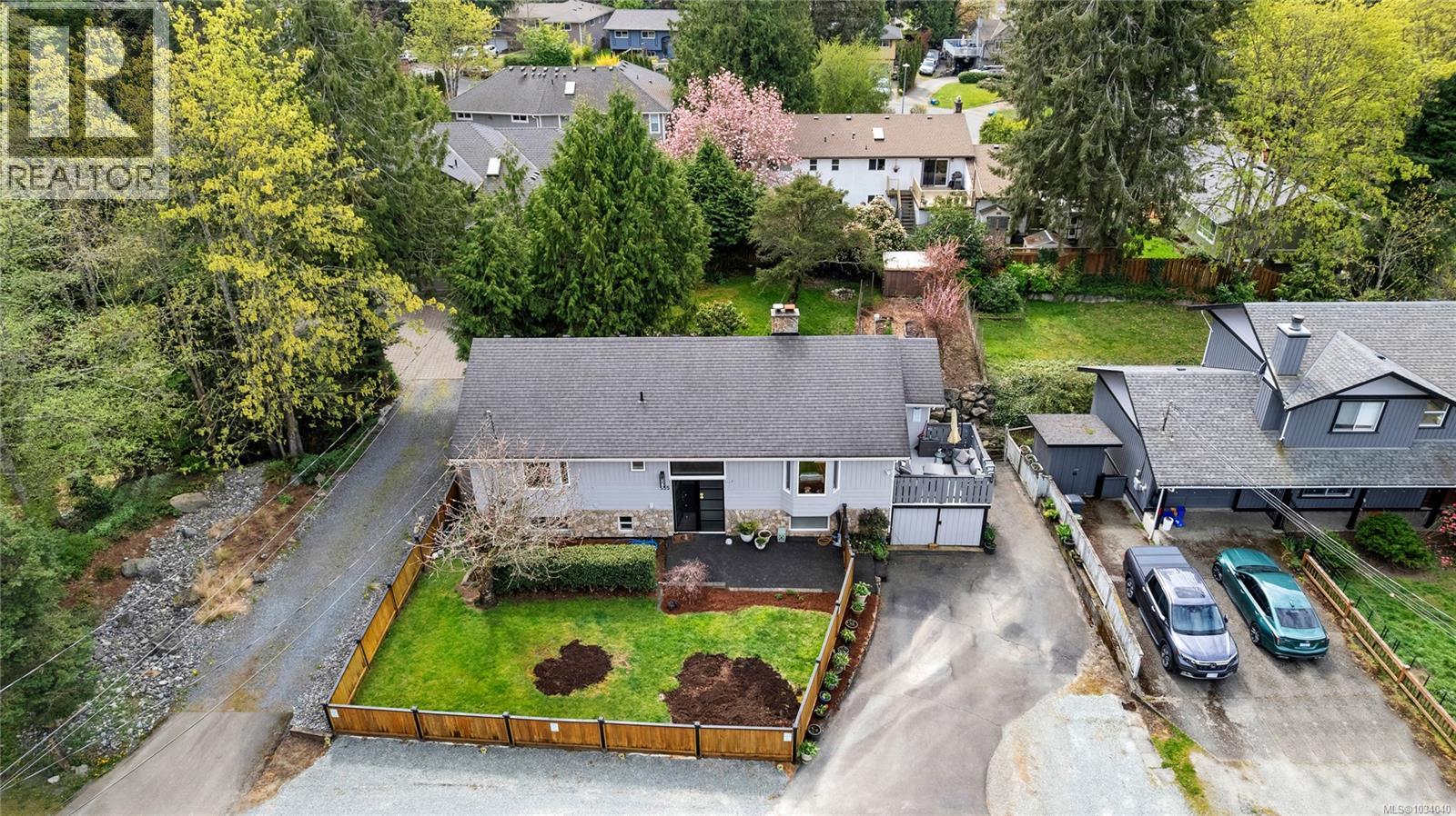 955 Sluggett Rd - 44