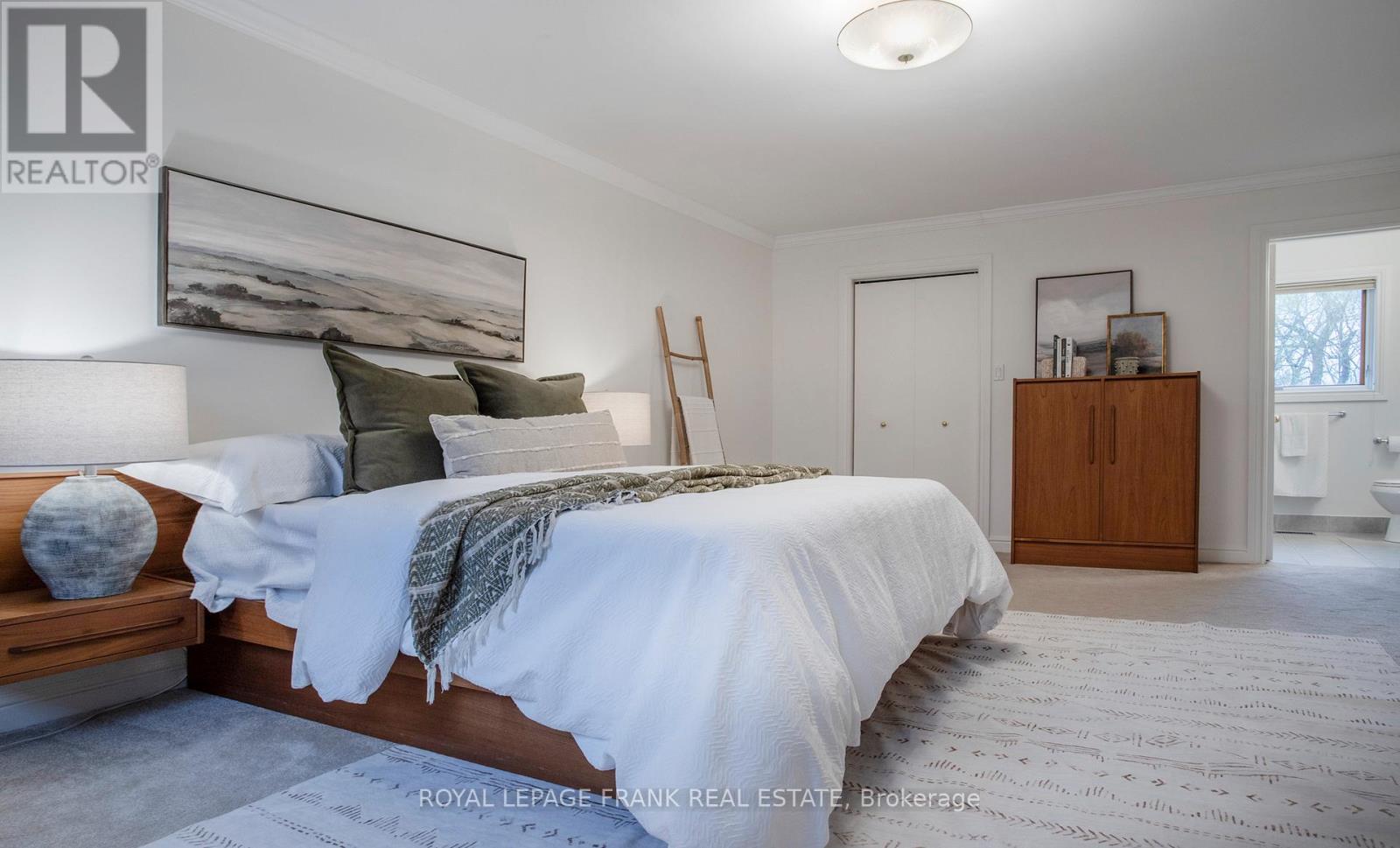 224 WELLINGTON STREET - 26