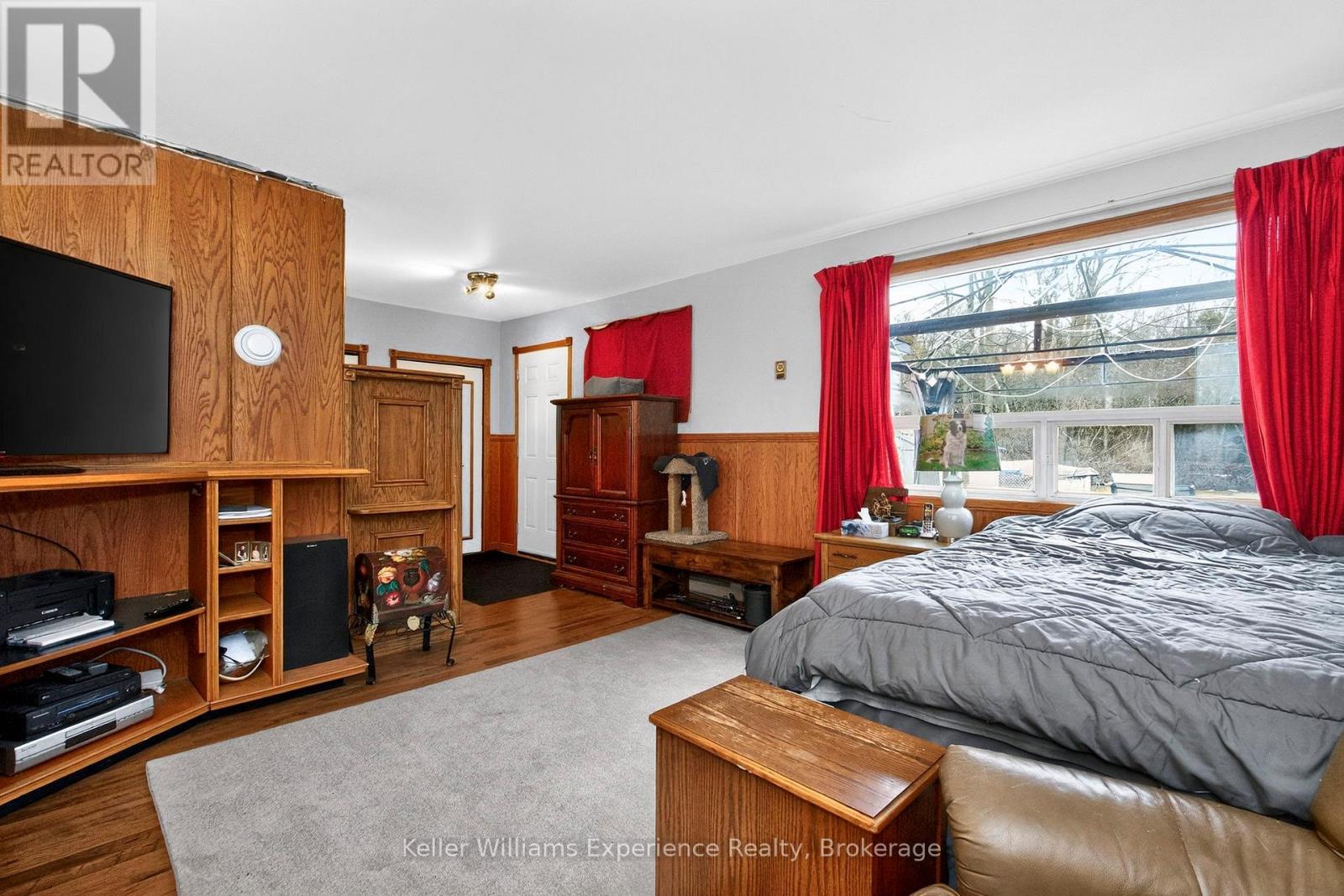 1031 FERRIER AVENUE - 15