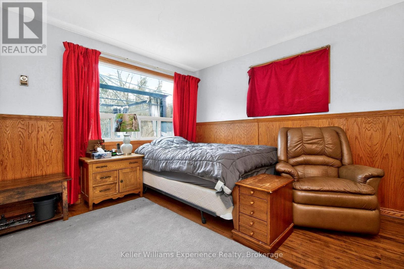 1031 FERRIER AVENUE - 16