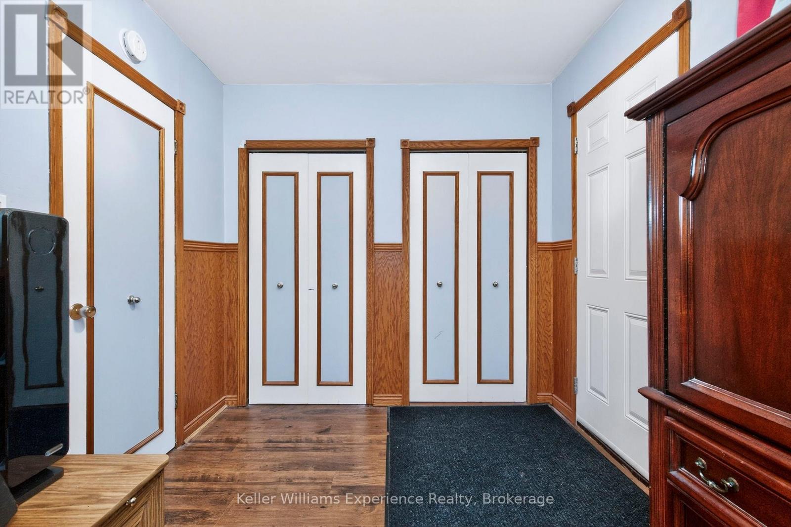 1031 FERRIER AVENUE - 18