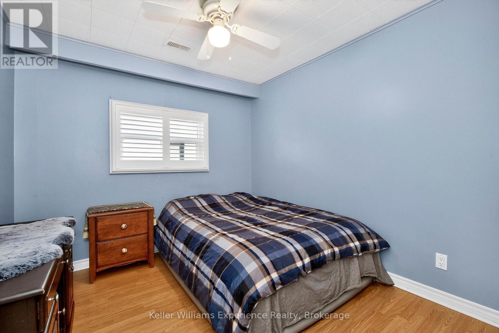 1031 FERRIER AVENUE - 21