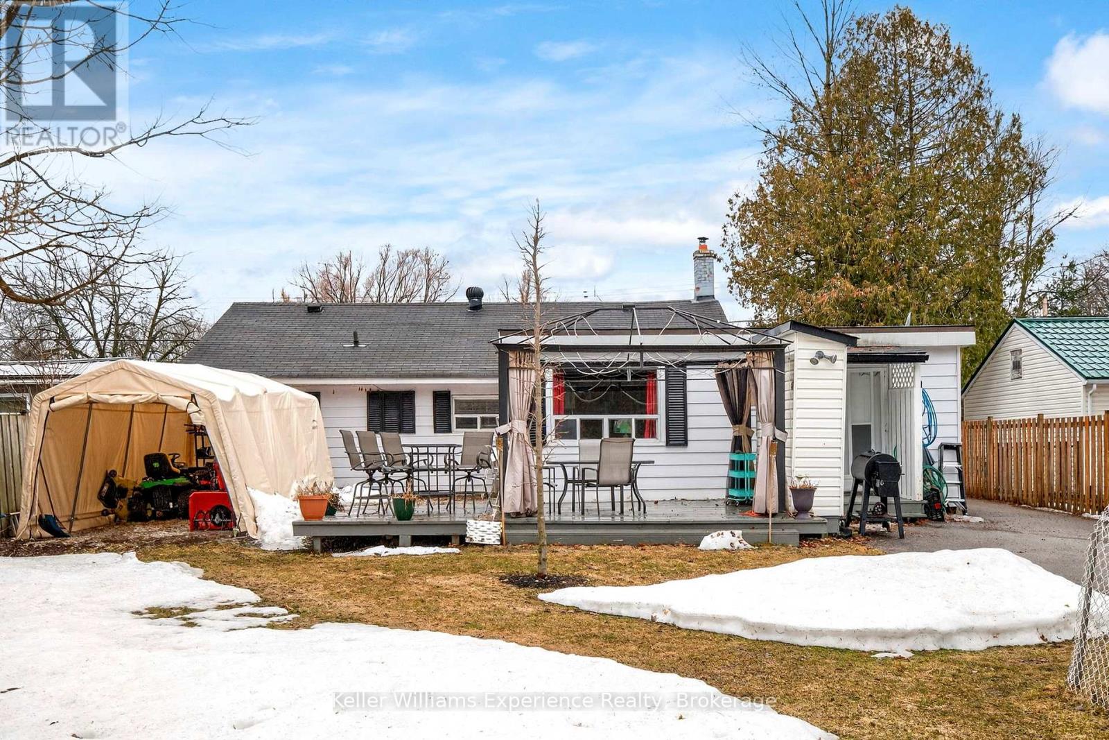 1031 FERRIER AVENUE - 28