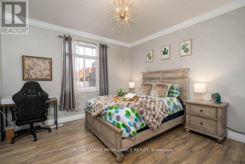 50 STONEGATE CRESCENT - 19