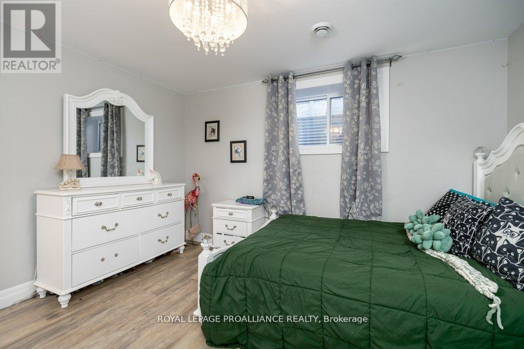 50 STONEGATE CRESCENT - 31