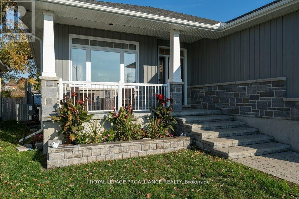 50 STONEGATE CRESCENT - 5