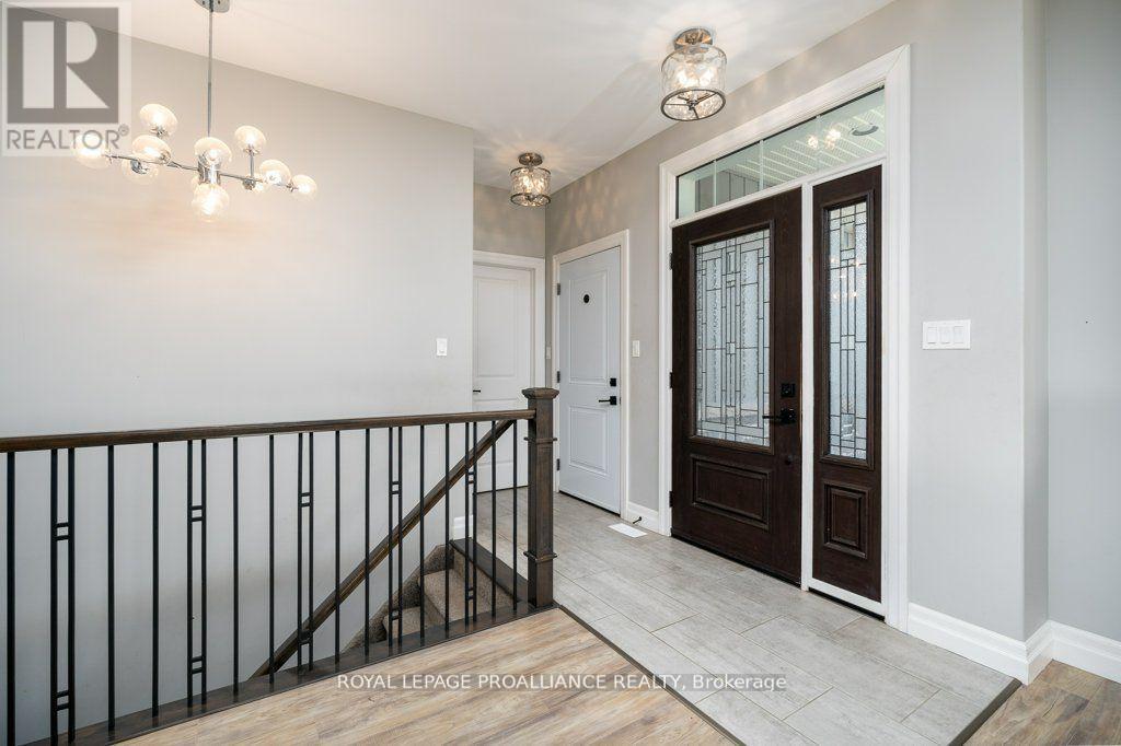 50 STONEGATE CRESCENT - 8