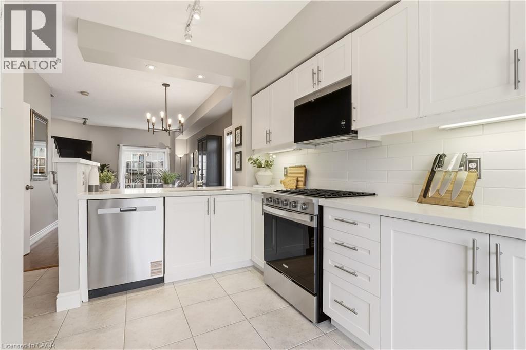 5080 FAIRVIEW Street Unit# 30, Burlington, Ontario, L7L7E9 — Photo 13
