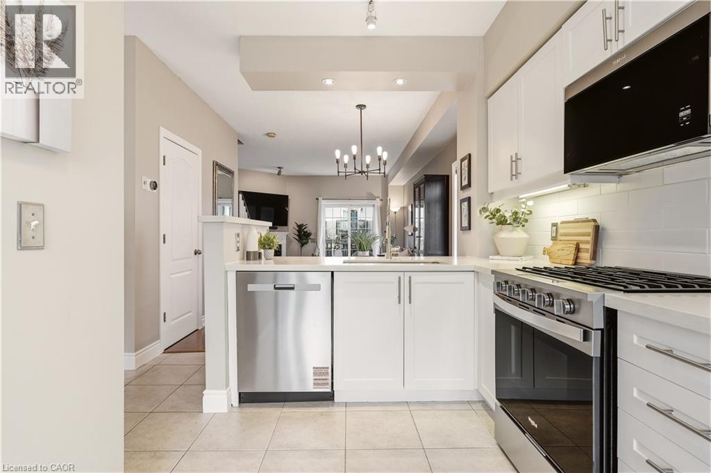 5080 FAIRVIEW Street Unit# 30, Burlington, Ontario, L7L7E9 — Photo 15