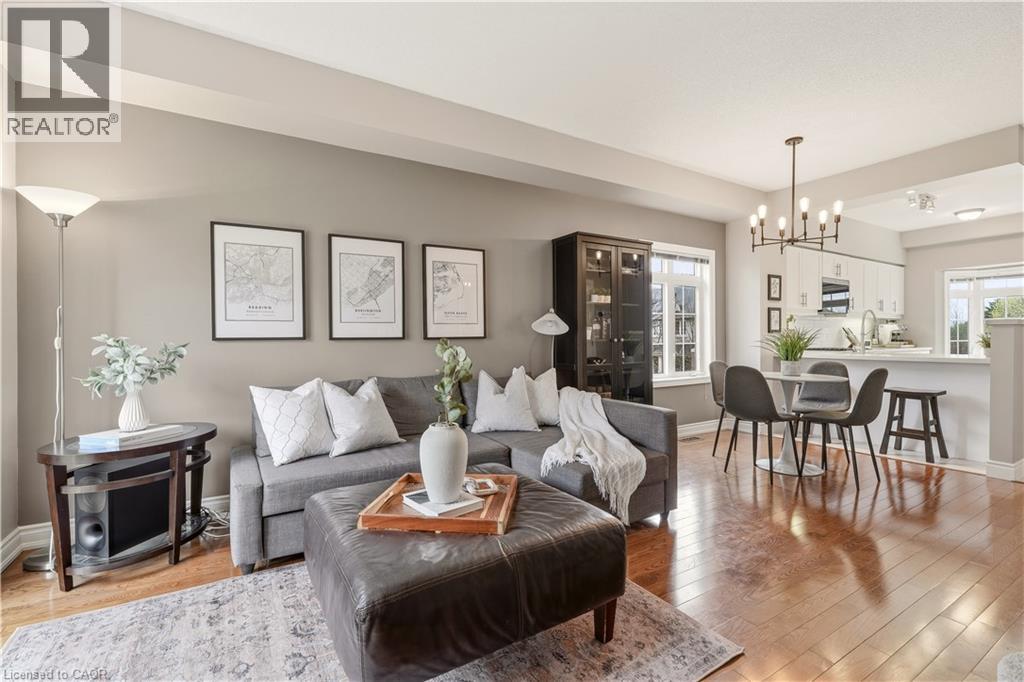 5080 FAIRVIEW Street Unit# 30, Burlington, Ontario, L7L7E9 — Photo 2