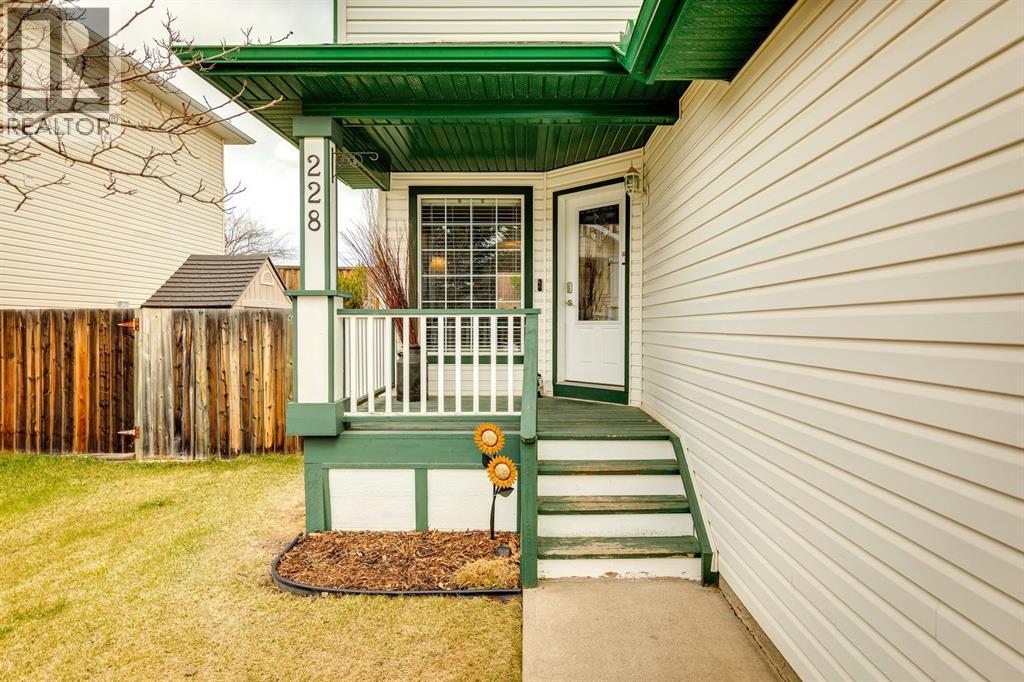 228 Quigley Drive, Cochrane