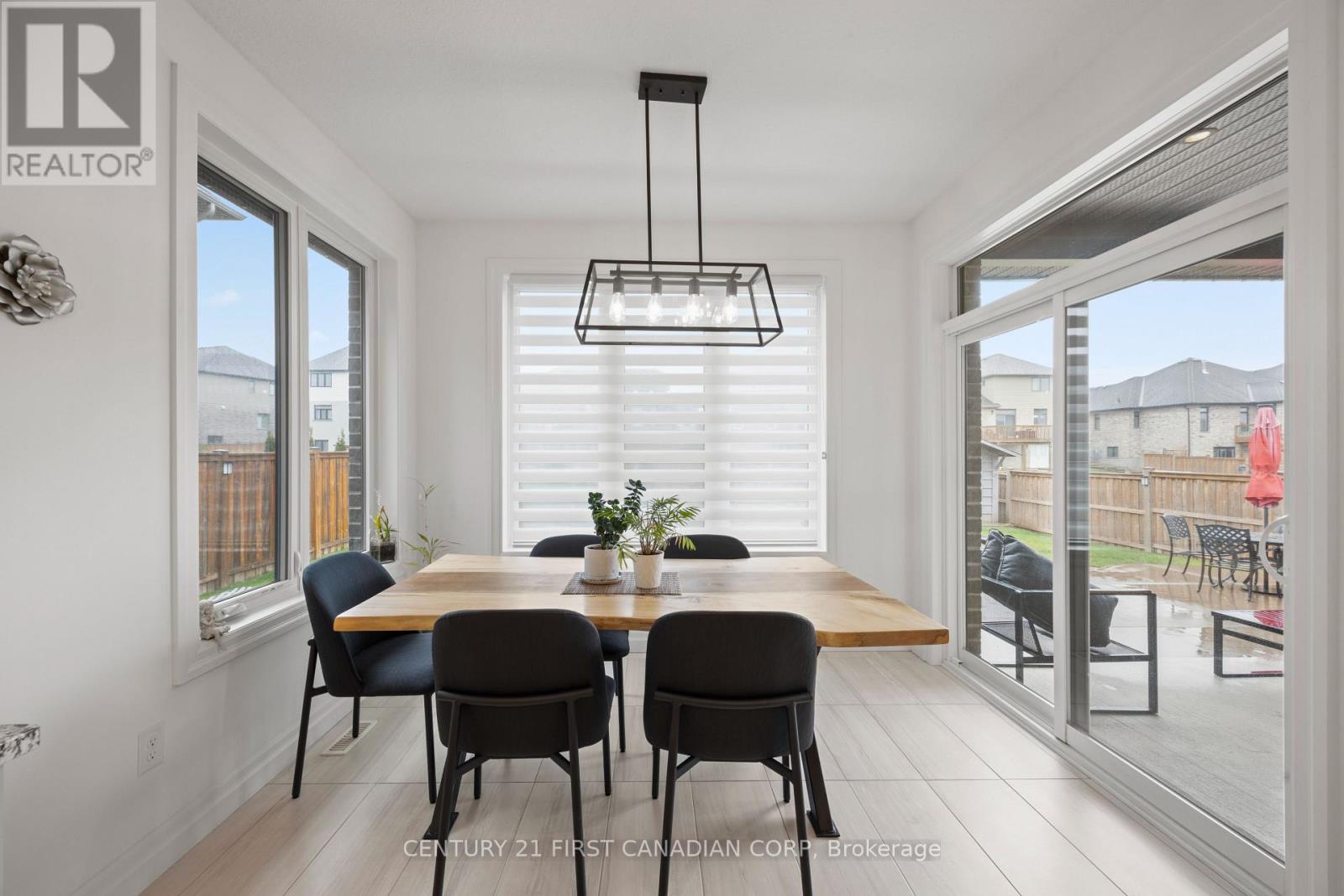 31 VIOLET COURT - 14