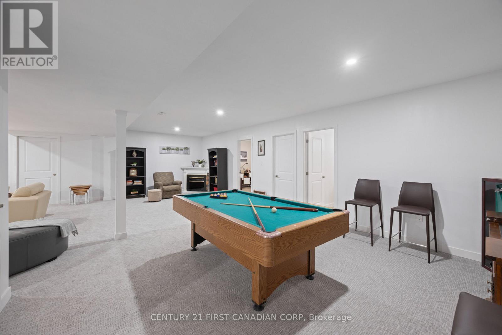 31 VIOLET COURT - 26