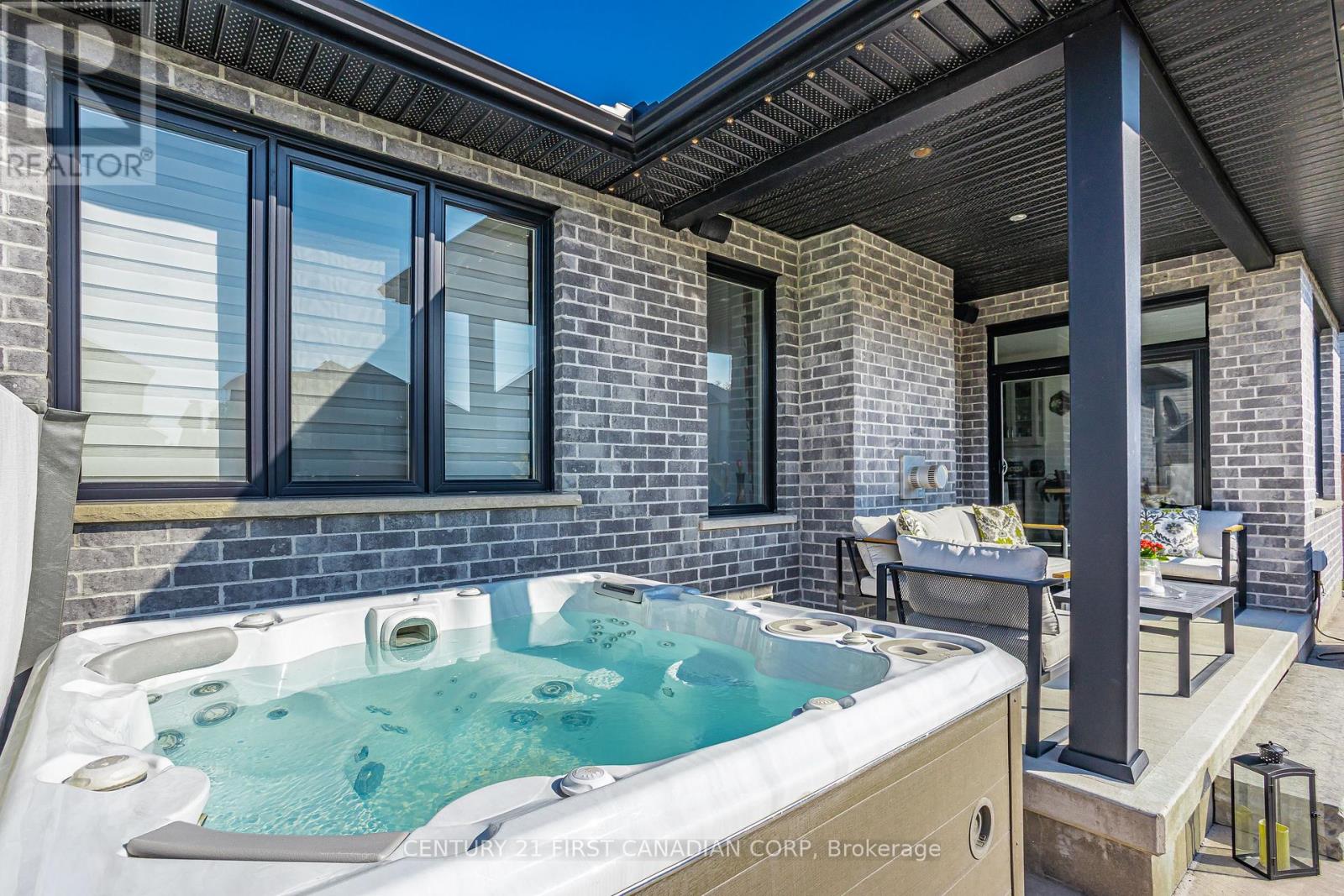 31 VIOLET COURT - 37