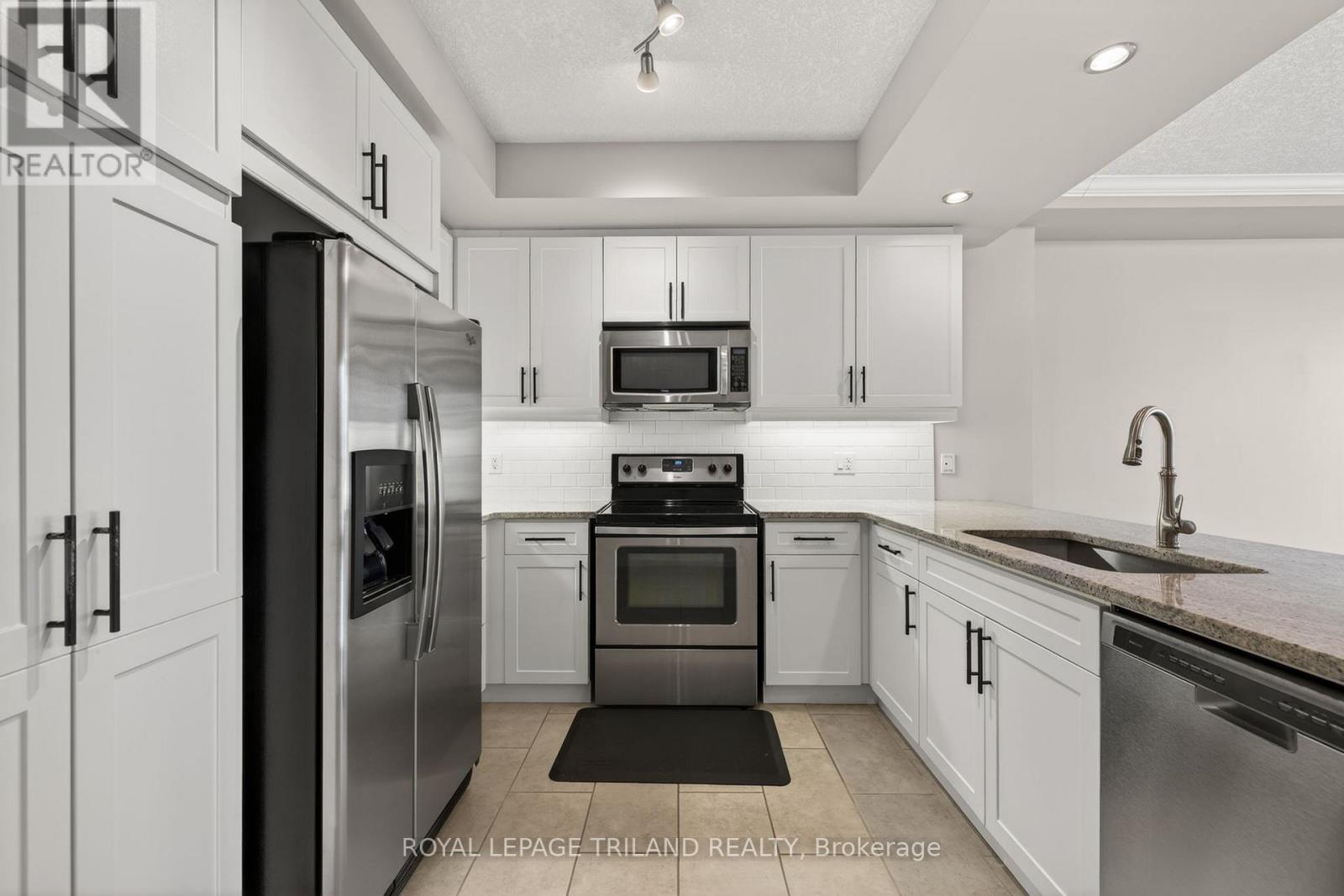 #801 330 RIDOUT STREET N - 16